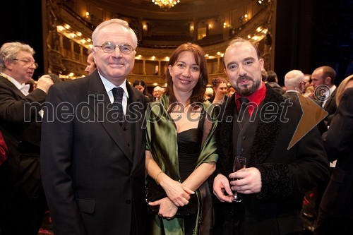 Kristijan Ukmar, nekdanji ravnatelj SNG Opera, Balet Ljubljana in soproga Branka Strmole Ukmar, pedagoginja in Jože Vidic, pevec