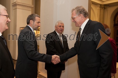 Marko Ručigaj, član uprave Mladinska knjiga založba in Slavko Pregl, direktor Javne agencije za knjigo