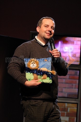 	Janez Usenik, stand up komik