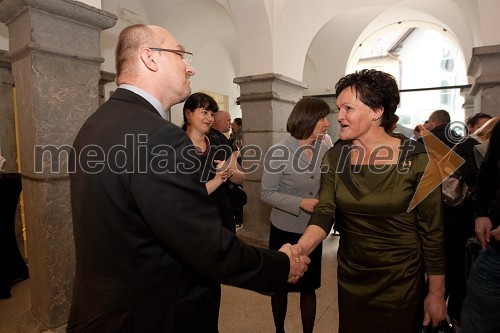 dr. Leon Meglič, ginekolog in Anka Lipušček Miklavič, direktorica zadružne Mlekarne Planika Kobarid