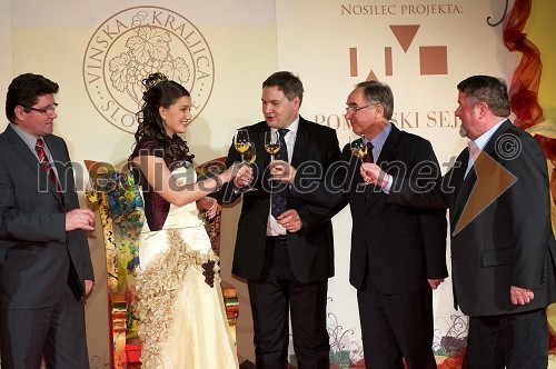 Ivan Molan, župan občine Brežice, Martina Baškovič, vinska kraljica Slovenije 2012, mag. Dejan Židan, minister za kmetijstvo, gozdarstvo in prehrano, Janez Erjavec, direktor Pomurskega sejma in Ciril Smrkolj, predsednik Kmetijsko gozdarske zbornice Slovenije