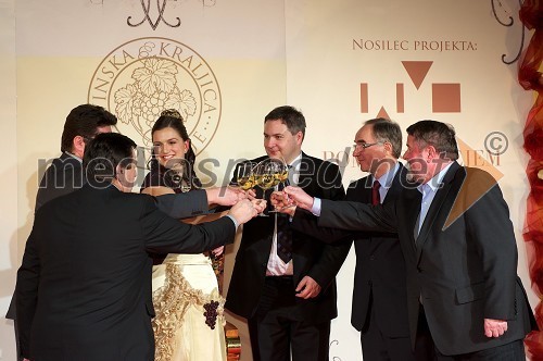 Slavko Jarc, izvršni direktor NKBM d.d., Ivan Molan, župan občine Brežice, Martina Baškovič, vinska kraljica Slovenije 2012, mag. Dejan Židan, minister za kmetijstvo, gozdarstvo in prehrano, Janez Erjavec, direktor Pomurskega sejma in Ciril Smrkolj, predsednik Kmetijsko gozdarske zbornice Slovenije