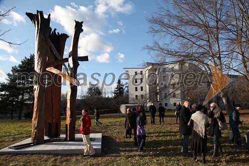 	EPK Maribor 2012 in Univerza v Mariboru: Postavitev skulpture Dragice Čadež v Parku skulptur