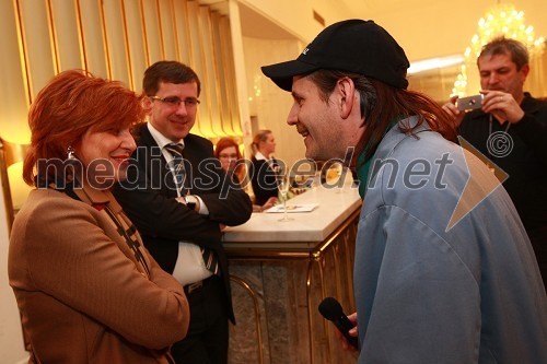 Majda Širca, nekdanja ministrica za kulturo in Aljoša Ternovšek, igralec