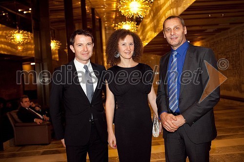 Tomaž Orešič, EFT Group, Simona Rakuša, Microsoft in Danilo Rošker, direktor SNG Maribor 	