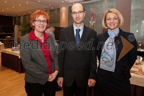 dr. Mateja Modic, vodja razvoja v podjetju Žito, Jure Pavlič, direktor podjetja Valens in Mirjana Franković, vodja trženja v podjetju Valens