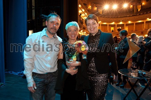 	Ruth Podgornik Reš, kandidatka za Slovenko leta 2011 s soprogom in Tatjana Potokar, direktorica podjetja Emma d.o.o.