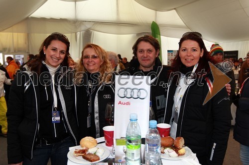 Tjaša Garin, vodja prodaje znamke Audi za Slovenijo pri Porsche Slovenija d.o.o., Ljudmila Bogataj, Porsche Slovenija, Niko Bogataj  in Simona Mavsar, direktorica znamke Seat