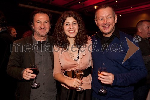 Eduard Miler, režiser, Lara Kulaš in Robert Waltl, direktor Mini tetra