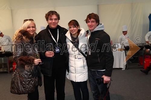 Jerneja Jager, Acron, David Kastelic, član uprave Zavarovalnice Maribor, nečakinja Tina Kastelic in Peter Kordiš