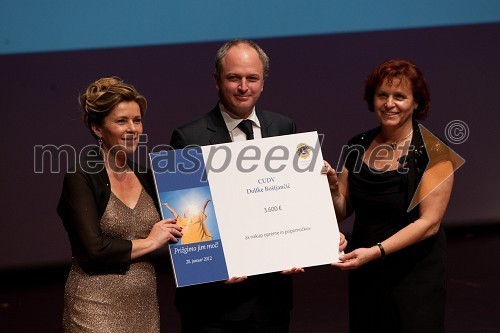 Mojca Hera Camplin, članica Lions kluba Ljubljana, Miha Zupanc, izvršni direktor BTC d.d. in Valerija Bužan, direktorica CUDV Dolfke Boštjančič