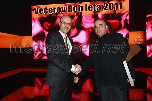 Tomaž Ranc, odgovorni urednik ČZP Večer in Peter Boštjančič, prejemnik nagrade Bob leta 2011