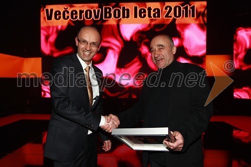 Tomaž Ranc, odgovorni urednik ČZP Večer in Peter Boštjančič, prejemnik nagrade Bob leta 2011
