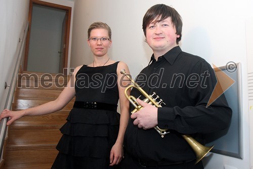 Tjaša Zadravec, hornistka orkestra Slovenske policije in Franc Kosem, trobentač Slovenske filharmonije