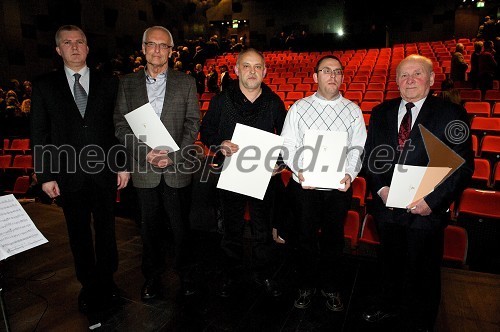 Anton Štihec, župan Mestne občine Murska Sobota, oče Metoda Žunca, prejemnika priznanja, Feri Lainšček, pisatelj, Dušan Cigüt, prostovoljni delavec in Ernest Bransberger, slikar