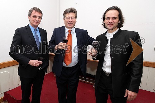 Tomaž Kancler, podžupan MOM, dr. István Szent-Iványi, veleposlanik Republike Madžarske v Sloveniji in Gergely Bogányi, pianist