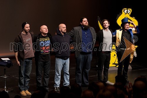 Priklon stand up komikov: Goran Vugrinec-Goc (HRV), Mladen Pahović, Andrija M. Golubić (HRV), Boštjan Gorenc-Pižama, Chris Martin (VB) in 	Andrej Težak-Tešky