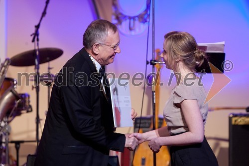 Franci Mugerle predsednik Rotary kluba Ljubljana in Anja Bunderla, prejemnica štipendije