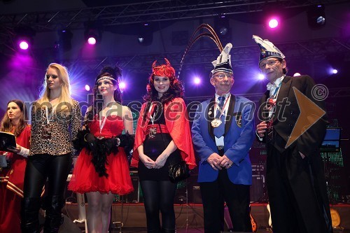 Lana Mahnič Jekoš, miss Slovenije 2011, Nastja Breg, miss Alpe Adria, Sandra Adam, miss Slovenije 2010, ... in Branko Brumen, vodja karnevala