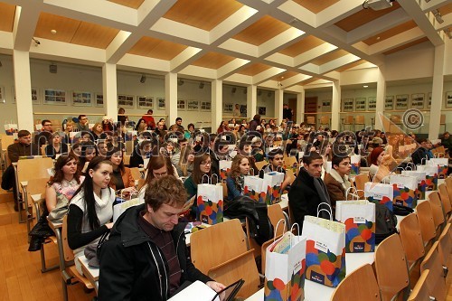 Univerza v Mariboru, sprejem za študente iz tujine