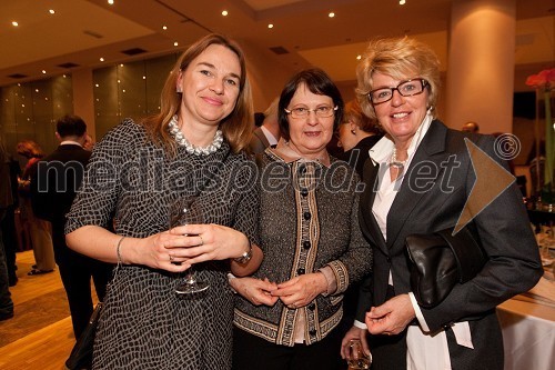 Katarzyna Król, soproga poljskega ambasadorja v Sloveniji, Anny Rita Burkart, soproga nemškega veleposlanika v Sloveniji in Aleid Douma, soproga nizozemskega veleposlanika v Sloveniji