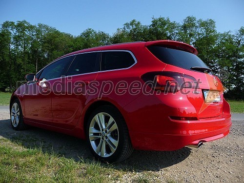 Opel Astra Sports Tourer 1.4 16V turbo sport