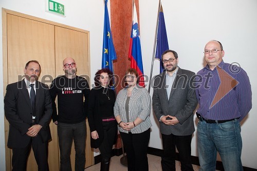 Prof. dr. Rajko Knez, UM PF, Vuk Ćosić, spletni umetnik in aktivist, dr. Maja Bogataj Jančič, Inštitut IPI, Nataša Pirc Musar, Informacijska pooblaščenka, prof. dr. József Györkös, UM FERI in Gorazd Božič, vodja SI-CERT pri Arnesu