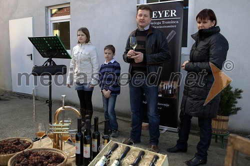 	Vaneja Steyer, Mark Steyer, Danilo Steyer in Magda Steyer, vinogradništvo Steyer vina