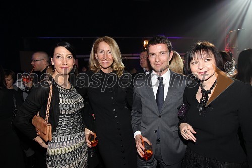 Petra Kancler, novinarka, Carmen Dobnik, odvetnica, Tomaž Orešič, EFT Group in Jožica Brodarič, modna poznavalka