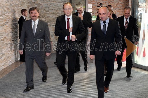 Gorazd Korošec, predsednik uprave Unior d.d., Radovan Žerjav, minister za gospodarski razvoj in tehnologijo RS in mag. Marjan Hribar, generalni direktor Direktorata za turizem in internacionalizacijo na Ministrstvu za gospodarski razvoj in tehnologijo RS