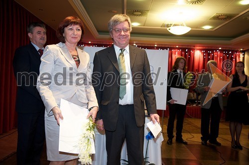 Angela Svenšek, mama dobitnice priznanja Jerneje Svenšek in Marjan Dora, odgovorni urednik Radia Murski Val