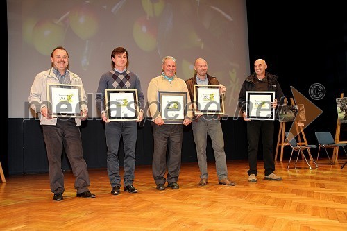 Nagrajenci: Franc Morgan, oljkar, Franko Lisjak, oljkar, ..., Darjo  Glavina, oljkar, Robert Glavina, oljkar