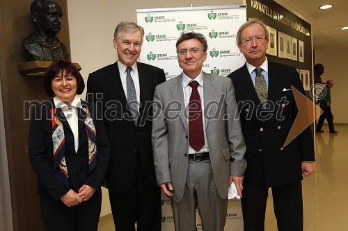 Dr. Zdenka Petermanec, ravnateljica UKM, Martin Eichtinger, avtor biografije Aloisa Mocka, prof. dr. Danijel Rebolj, rektor Univerze v Mariboru, dr. Erwin Kubesch, veleposlanik Avstrije v Sloveniji