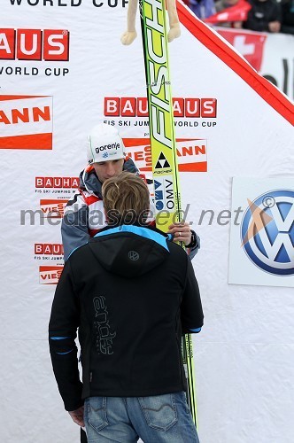 	Marko Škriba, direktor znamke Volkswagen pri Porsche Slovenija d.o.o. in Robert Kranjec, smučarski skakalec (Slovenija)