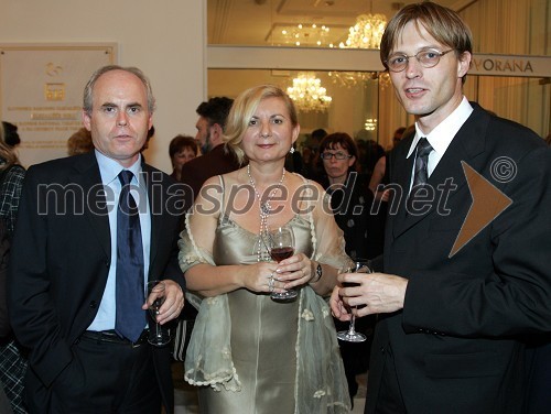 Milan Predan - Pipi, direktor ČZP Večer, njegova žena Darka Zvonar Predan in Peter Jančič, urednik Dela