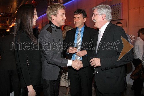 	Ana, punca Denisa Avdić, Denis Avdić, moderator, mag. Aleš Lisac in Petar Radović