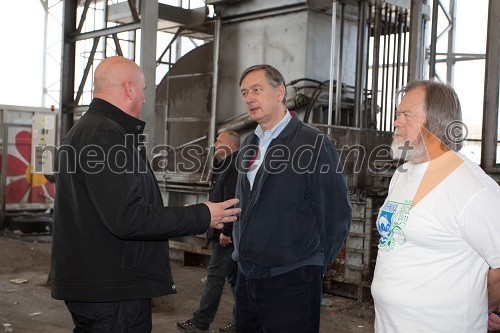 Marko Kocjančič, direktor podjetja CRO Vrhnika, dr. Danilo Türk, predsednik Republike Slovenije in Stojan Jakin, župan občine Vrhnika