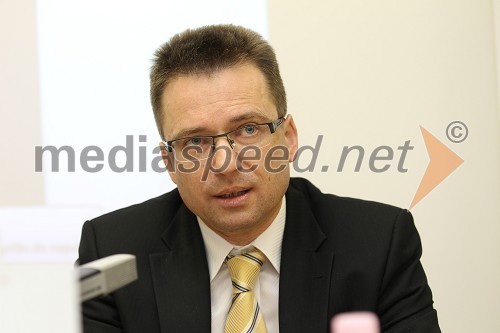 Zvonko Černač, minister za infrastrukturo in prostor