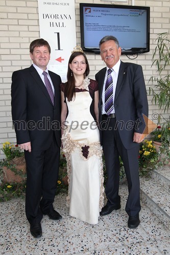 Franc Bogovič, minister za kmetijstvo in okolje, Martina Baškovič, vinska kraljica Slovenije 2012 in Anton Kampuš, župan Gornje Radgone