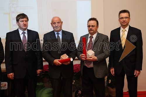 Franc Bogovič, minister za kmetijstvo in okolje, Janez Ajlec, lastnik in direktor družinskega podjetja AJM d.o.o. Štefan Pavlinjek, predsednik upravnega odbora Obrtne Zbornice Slovenije, Zvonko Černač, minister za infrastrukturo in prostor in