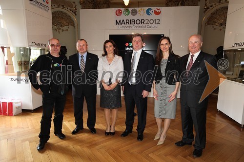 Vladimir Stojsavljević, predstavnik ministrstva za kulturo Republike Hrvaške, Franc Kangler, župan Mestne občine Maribor, Suzana Žilič Fišer, generalna direktorica Zavoda Maribor 2012 - EPK, Vojko Volk, Veleposlanik RS na Hrvaškem, Nataša Kos, pomočnica programskega direktorja Zavoda Maribor 2012 - EPK, Šime Ivanjko, častni konzul Republike Hrvaške v Mariboru