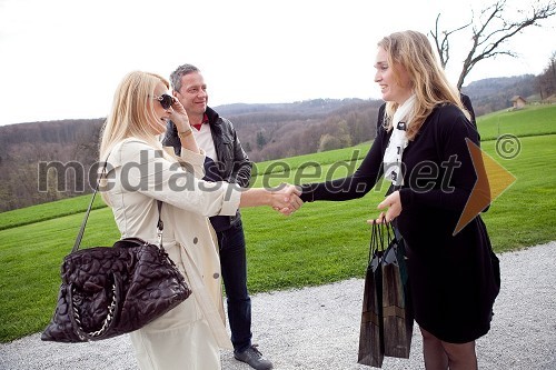 Helena Blagne, pevka in 	Vesna Virant, vodja Posestva Pule