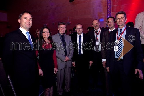 	Simon Hvalec, izvršilni direktor Nova KBM d.d. za Področje vzhodne Slovenije, mag. Maja Tomanič Vidovič, direktorica Slovenski podjetniški sklad, prof. dr. Danijel Rebolj, rektor Univerze v Mariboru, mag. Radovan Žerjav, Minister za gospodarski razvoj in tehnologijo, mag. Iztok Lesjak, direktor Tehnološki park Ljubljana, mag. Matej Rus, Tovarna podjemov in prof. Miroslav Rebernik, programski vodja konference Podim, Ekonomsko-poslovna fakulteta Univerze v Mariboru