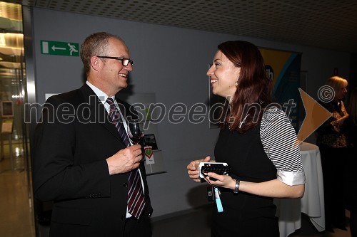 	Christof Droste, direktor Hella Saturnus Slovenija in Tonja Blatnik, strokovna sodelavka Združenja Manager