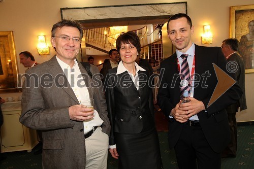 Prof. dr. Danijel Rebolj, rektor Univerze v Maribor, ... in dr. Anton Habjanič, direktor TehnoCentra UM