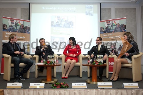 Denis Avdič, moderator, Zoran Janković, župan Metsne občine Ljubljana, mag. Andreja Jernejčič, direktorica podjetja Lin&Nil, Matjaž Zadravec, generalni direktor Tuš Holdinga in Katja Tratnik, voditeljica