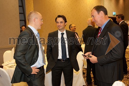 Tadej Sax, direktor Trženja edicij časopisne družbe Dnevnik, Danilo Ferjančič, generalni direktor Porsche Slovenija d.o.o. in Frenk Tavčar, direktor Group Sales pri Porsche Slovenija d.o.o.