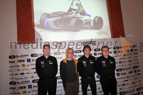 Primož Gorenšek, dr. Jože Flašker, profesor na Fakulteti za strojništvo, Dino Florjančič, študent FS MB in vodja projekta Formula Student, Kristjan Tomaš