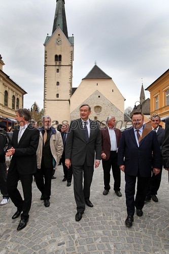 Andrej Čas, župan Slovenj Gradca, dr. Janez Bogataj, etnolog, dr. Danilo Türk, predsednik Republike Slovenije, Štefan Pavlinjek, predsednik Obrtne zbornice Slovenije