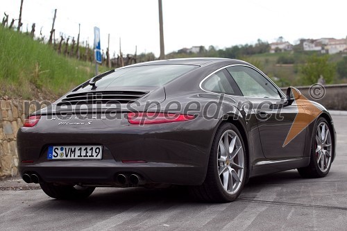 Porsche 911 Carrera S
